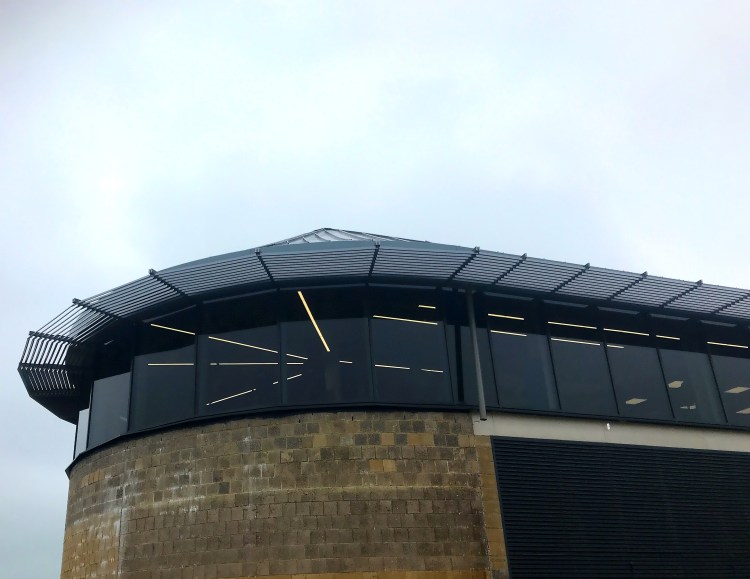 Brackley Brise Soleil (6).jpg